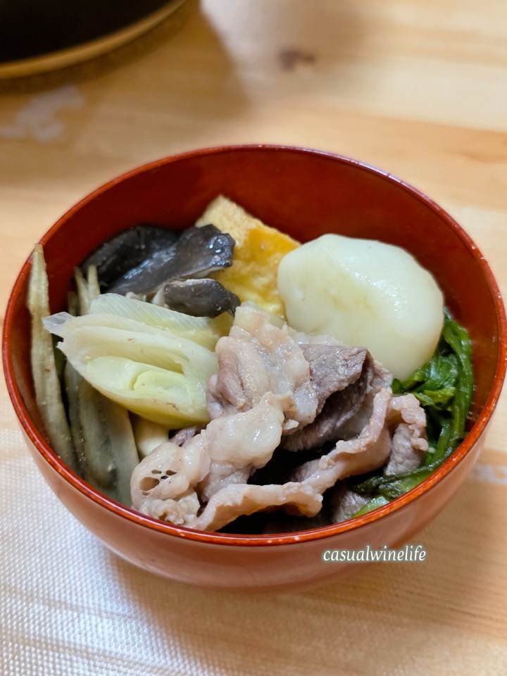 イノシシ,肉,鍋,猪肉,ジビエ,牡丹鍋,レシピ,簡単,季節,時期,旬,食べ方,美味しい,赤ワイン,カベルネソーヴィニヨン,赤ワインに合う,食べてみた,レビュー,感想,口コミ,ワインブログ,カジュアルワイン生活