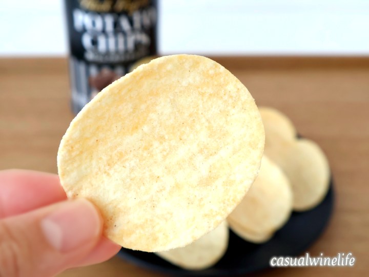 KALDI,カルディ,黒トリュフ,ポテトチップス,黒トリュフポテトチップス,赤ワインに合う,おつまみ,赤ワインのつまみ,おすすめ,レビュー,味,感想,口コミ,食べてみた,ワインブログ,カジュアルワイン生活